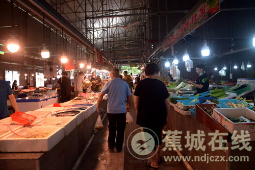 引摊入市 稳定就业